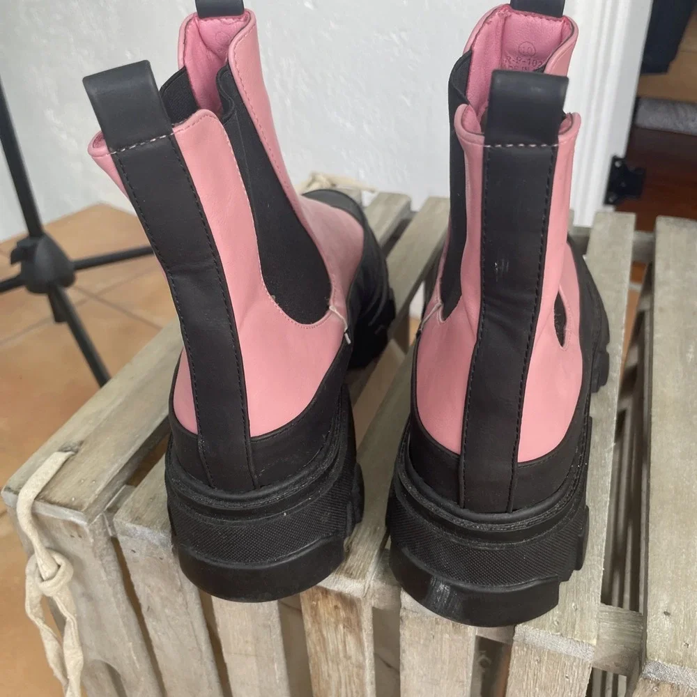 Portland Boot Company Womens 10 Mudguard Chelsea Bootie Lug Platform Sole Pink